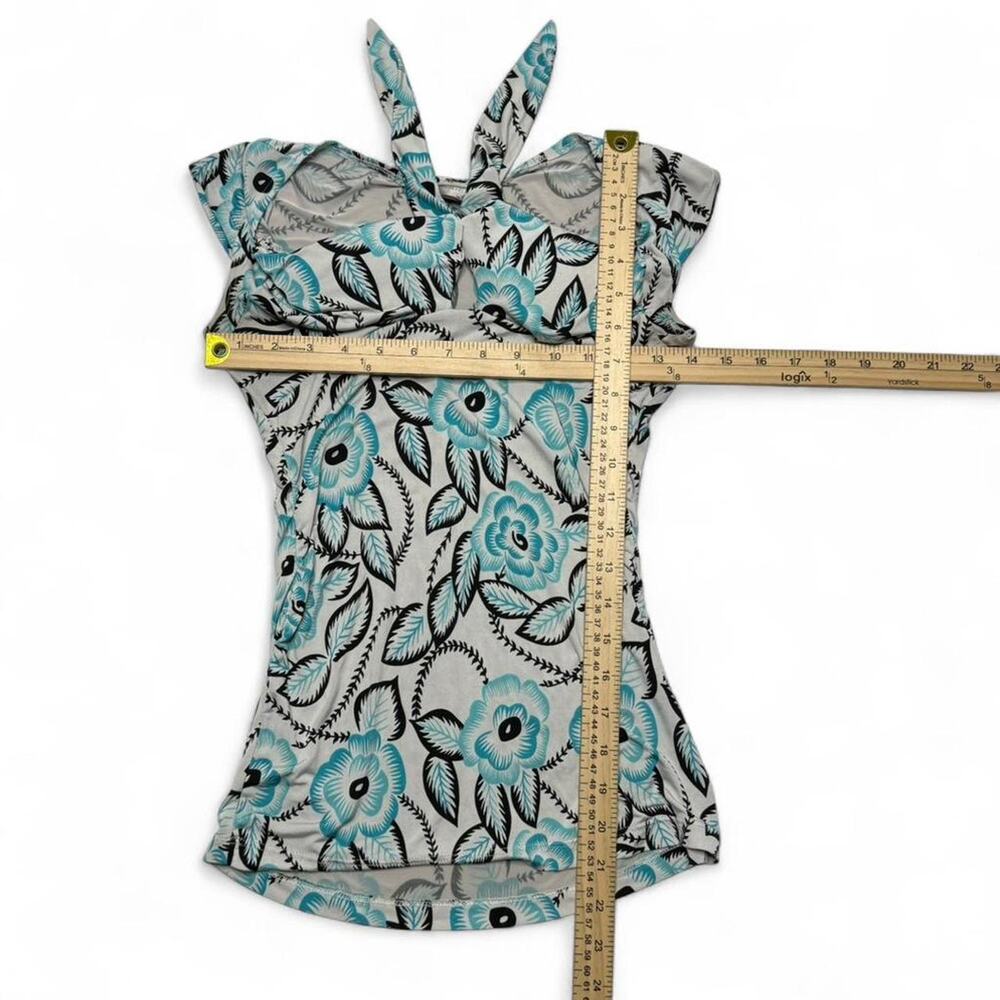Blue floral print top with tie front detail Super Flattering & Fitted Size Small - Picture 4 of 4